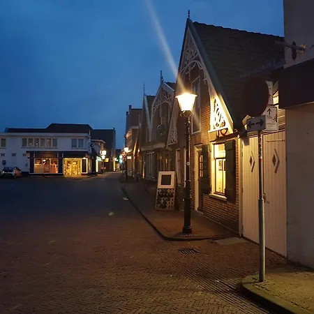 Warskippe Op Wieringen Appartamento